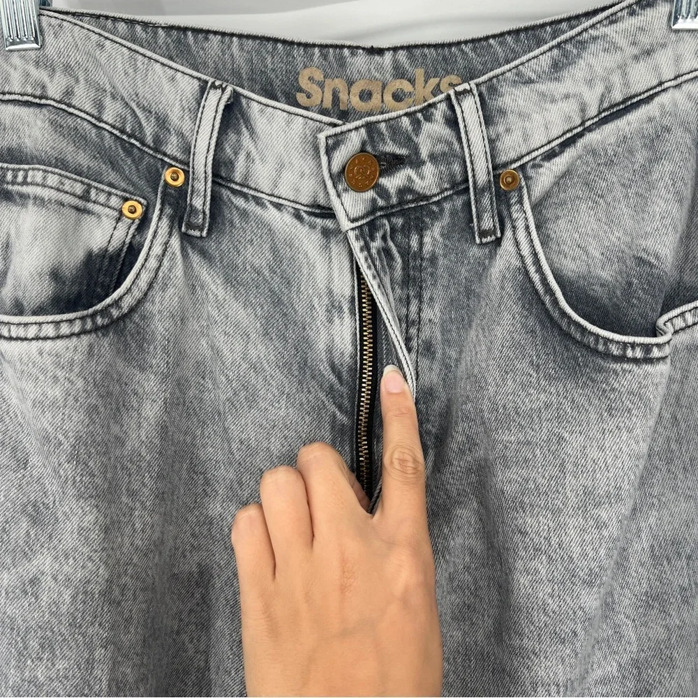 Snacks by Mother The Side Dish Cargo Skimp Gray Jeans in Salt and Pepper 27 NWT - Picture 6 of 11